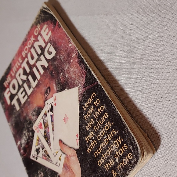 Vintage 1996 The Little Book Of Fortune Telling Mini Size - Picture 7 of 7